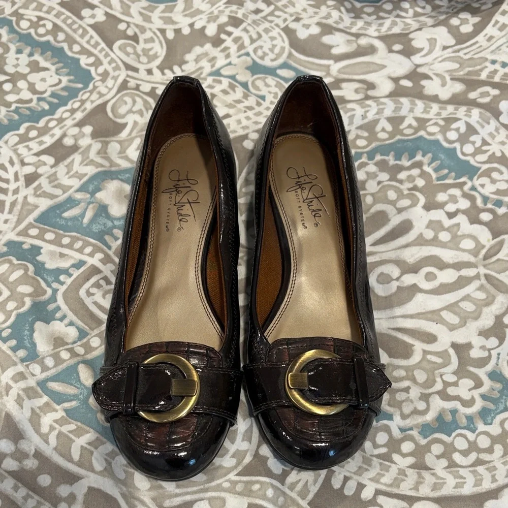 Life Stride Dark Brown Flats with Gold Accent - Picture 1 of 5